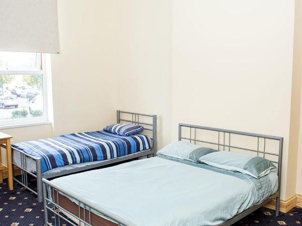 Beaconsfield Hotel : photo 2 de la chambre chambre triple