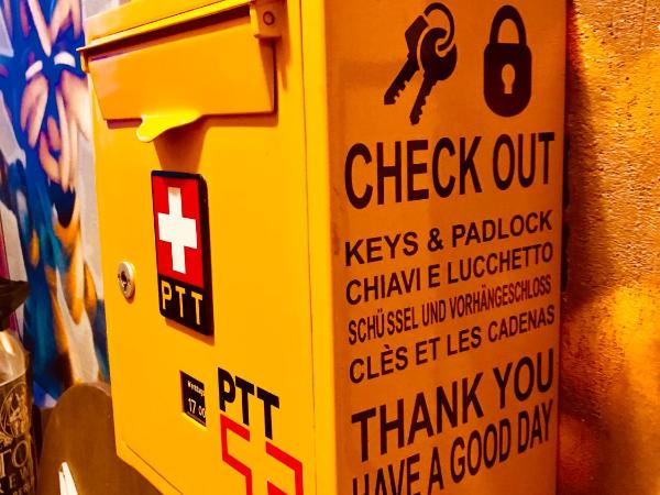 Pardo Bar : photo 6 de la chambre chambre triple avec salle de bains privative séparée