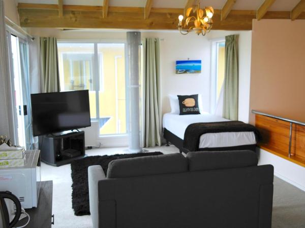 Bucklands Beach Waterfront Motel : photo 6 de la chambre premium one-bedroom apartment with sea view - upper floor