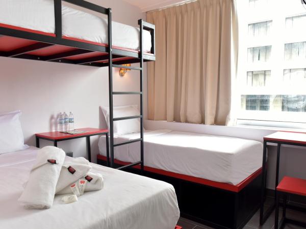 Tune Hotel - Waterfront Kuching : photo 2 de la chambre chambre triple