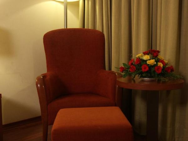 The Cambay Grand : photo 8 de la chambre chambre double premium