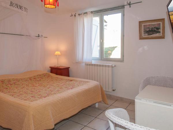 Ecuries Sainte Croix : photo 3 de la chambre chambre double céladon