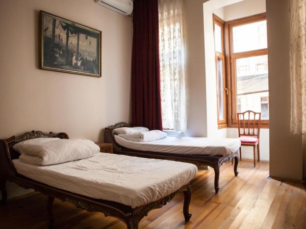 Chambers of the Boheme : photo 2 de la chambre lit dans dortoir pour femmes de 4 lits