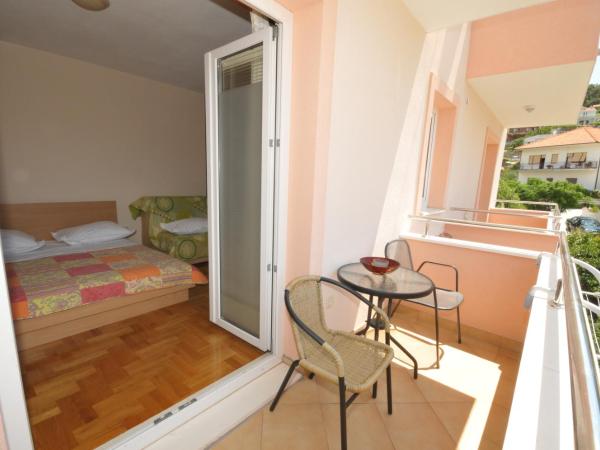 Apartments Belas : photo 3 de la chambre studio avec balcon