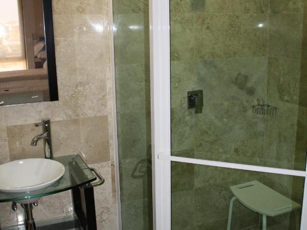Hotel Porto Allegro Puerto Vallarta : photo 1 de la chambre chambre double avec 2 lits doubles