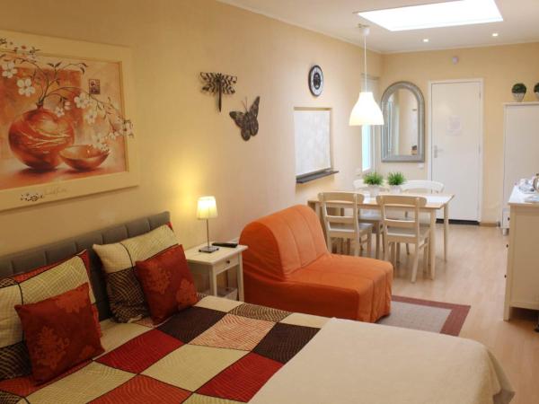 Tanja's B&B : photo 2 de la chambre chambre triple avec salle de bains privative