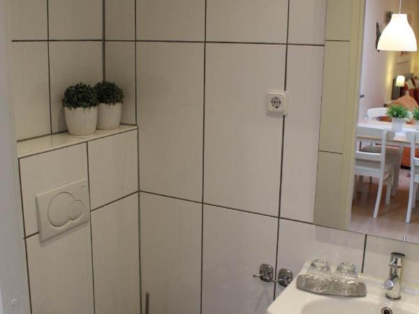 Tanja's B&B : photo 6 de la chambre chambre triple avec salle de bains privative