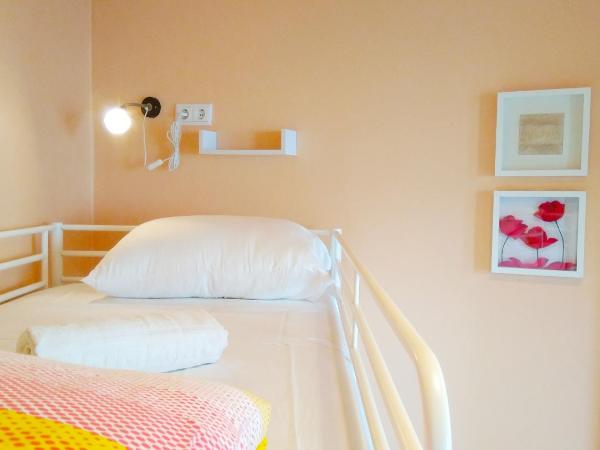 Sunlight House : photo 4 de la chambre chambre lits jumeaux avec salle de bains privative