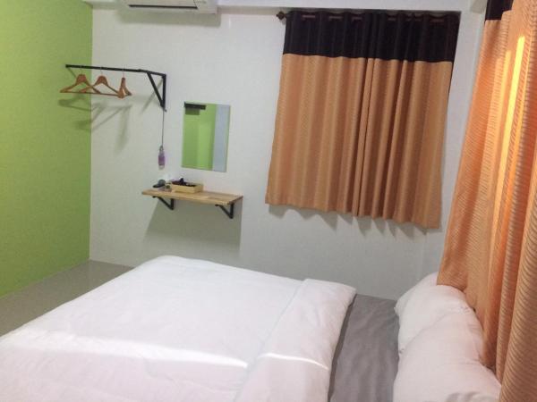 Rung ChiangRai Resort : photo 9 de la chambre chambre double – vue sur lac