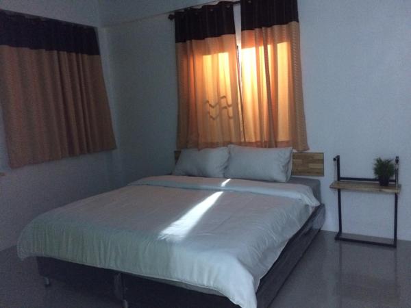Rung ChiangRai Resort : photo 1 de la chambre chambre double – vue sur lac