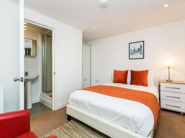 City View House : photo 4 de la chambre chambre double avec salle de bains privative