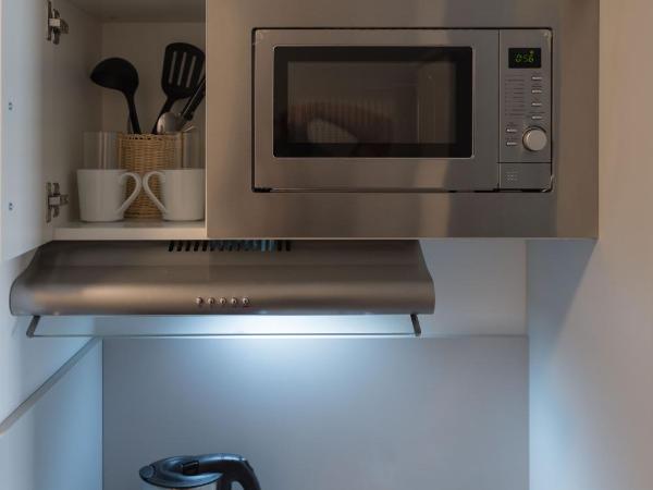 FirstSleep Boardinghouse Griesfeldstrasse München : photo 5 de la chambre appartement avec douche (3 lits)