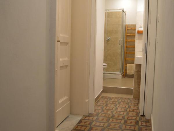 Bed, Book & Breakfast Landolina : photo 5 de la chambre chambre lit queen-size avec balcon