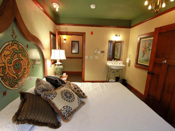 McMenamins Kennedy School : photo 1 de la chambre king english no pets