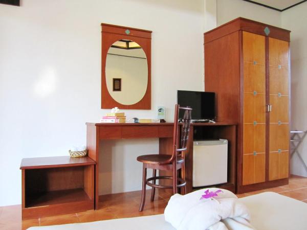 Lanta IL Mare Beach Resort : photo 4 de la chambre chambre deluxe double ou lits jumeaux