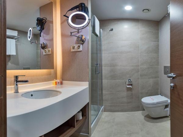 Land Park Hotel : photo 7 de la chambre chambre familiale avec balcon