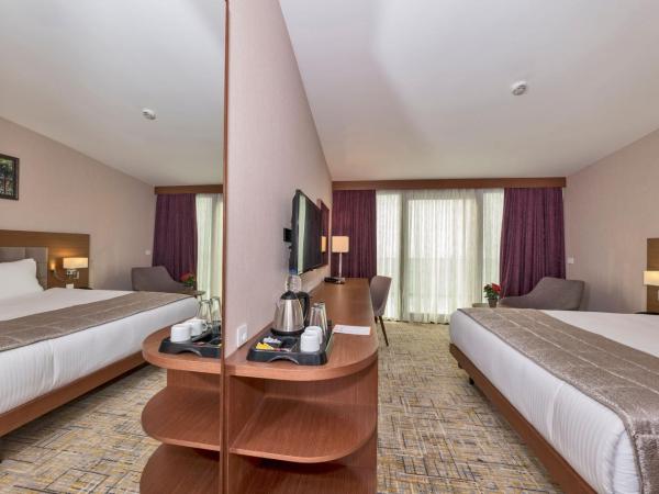 Land Park Hotel : photo 9 de la chambre chambre familiale avec balcon