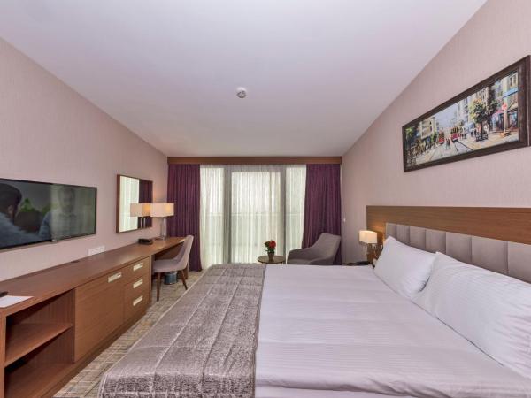 Land Park Hotel : photo 6 de la chambre chambre familiale avec balcon