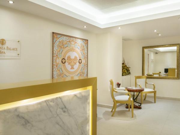 Theoxenia House Hotel : photo 6 de la chambre suite deluxe avec accès à la piscine intérieure et au spa