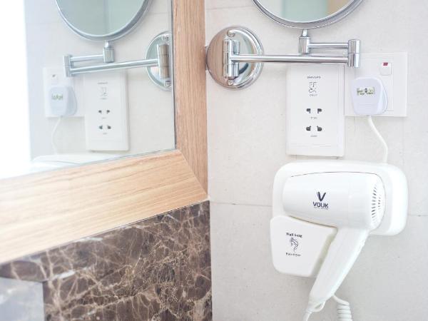 Vouk Hotel Suites, Penang : photo 5 de la chambre chambre lits jumeaux - vue sur mer