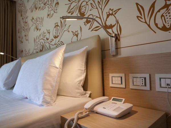 Hotel Imperiale Rimini & SPA : photo 2 de la chambre chambre deluxe avec balcon