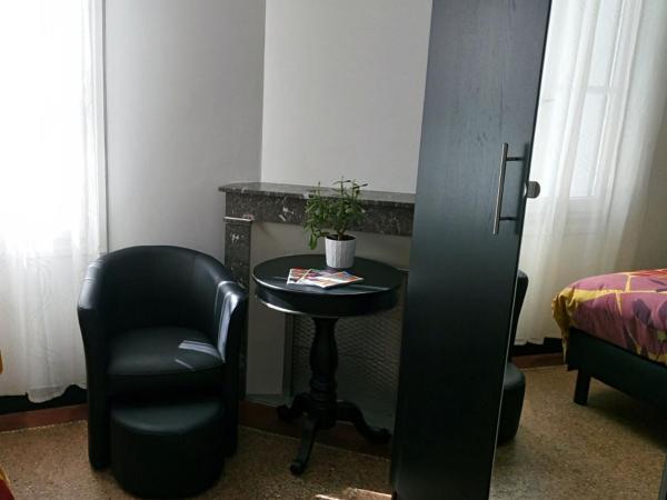 Le Clos Chez Michel : photo 8 de la chambre chambre double ou lits jumeaux avec salle de bains commune