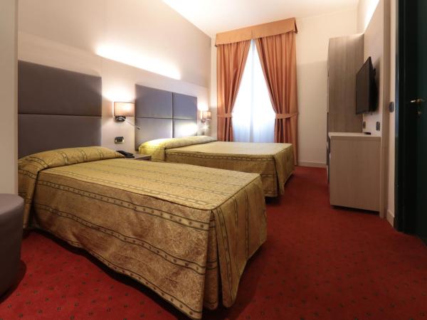 Hotel Campion : photo 4 de la chambre chambre triple