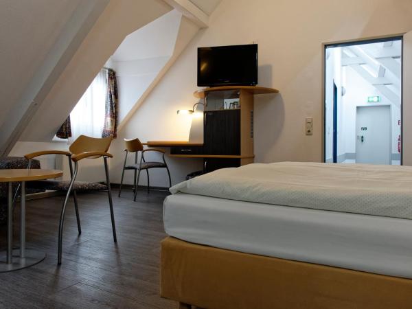 Opera Hotel Köln : photo 8 de la chambre chambre double ou lits jumeaux