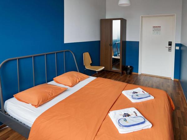 CheapSleep Hostel Helsinki : photo 1 de la chambre chambre double avec salle de bains commune