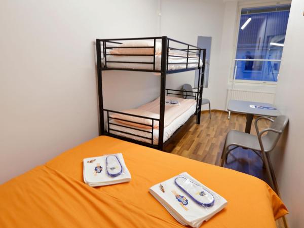 CheapSleep Hostel Helsinki : photo 2 de la chambre chambre familiale avec salle de bains commune