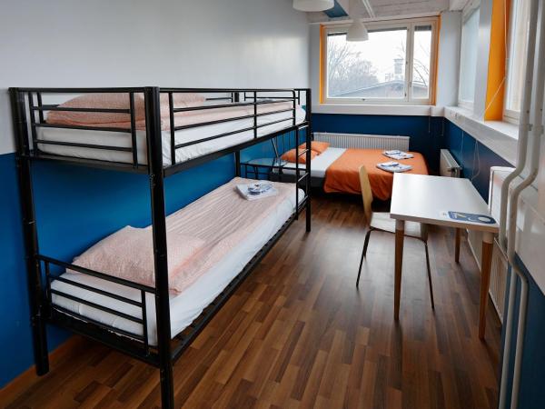 CheapSleep Hostel Helsinki : photo 3 de la chambre chambre familiale avec salle de bains commune