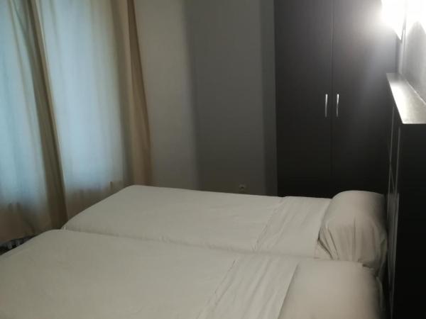 Hotel du Globe 18 : photo 5 de la chambre chambre lits jumeaux