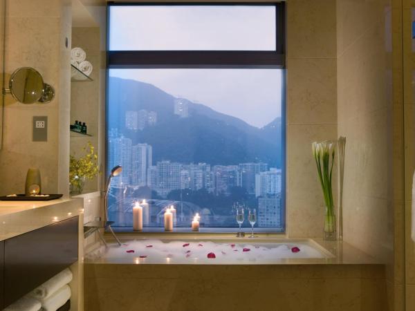 Crowne Plaza Hong Kong Causeway Bay, an IHG Hotel : photo 4 de la chambre suite lit king-size exécutive