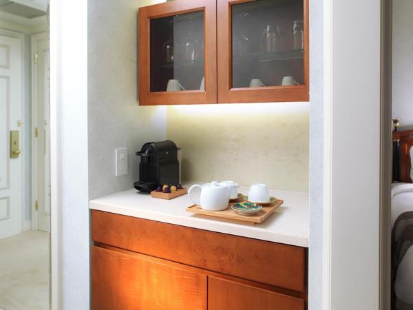 Hotel Chinzanso Tokyo : photo 10 de la chambre chambre lit king-size supérieure avec accès au spa - vue sur ville