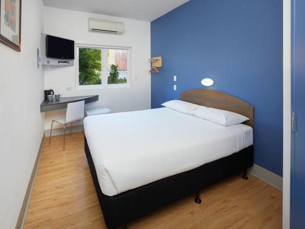 ibis Budget Perth Airport : photo 3 de la chambre chambre standard lit queen-size