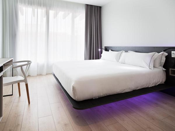 B&B HOTEL Madrid Centro Puerta del Sol : photo 4 de la chambre hébergement double premium avec terrasse