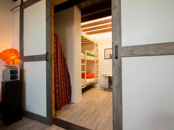 Das Nest Budapest : photo 5 de la chambre lit dans dortoir mixte de 6 lits
