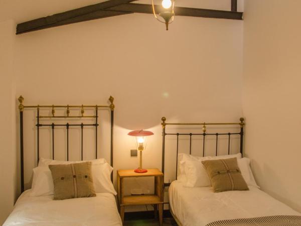 LaNave : photo 8 de la chambre chambre double avec salle de bains privative