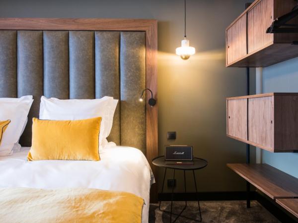 Fahrenheit Seven Courchevel : photo 1 de la chambre chambre double avec baignoire - vue sur vallée