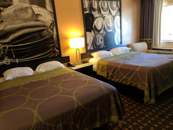 Super 8 by Wyndham Houston/Willowbrook Hwy 249 : photo 2 de la chambre chambre 2 lits queen-size - non-fumeurs