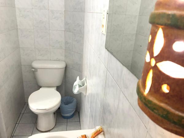 Hotel San Juan : photo 4 de la chambre chambre double avec lit double