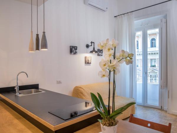 Napoliamo Guest House : photo 6 de la chambre chambre quadruple