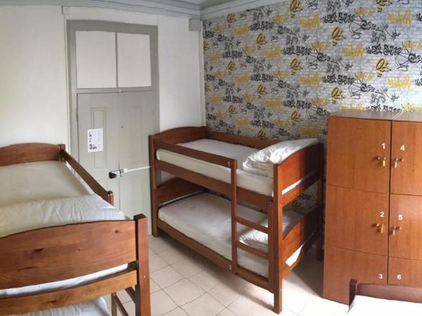 Meeting Hostel : photo 5 de la chambre lit simple dans dortoir à 6 lits