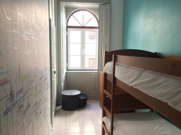 Meeting Hostel : photo 1 de la chambre petite chambre lits jumeaux