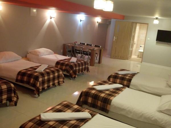 Hostel Bazar : photo 1 de la chambre dortoir mixte de 8 lits 