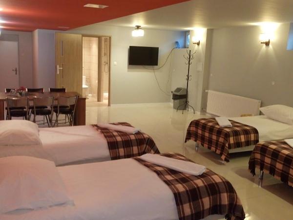 Hostel Bazar : photo 2 de la chambre dortoir mixte de 8 lits 