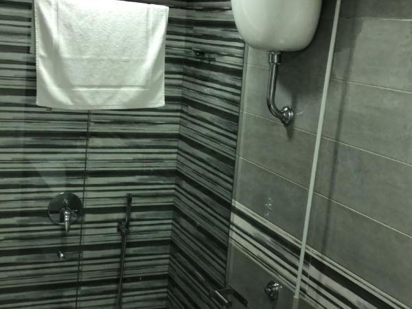 Giardino Eden B&B : photo 3 de la chambre chambre triple confort avec douche