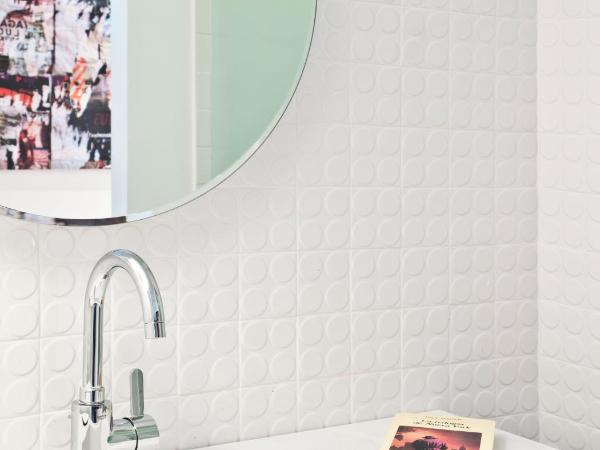 One Shot Prado 23 : photo 5 de la chambre chambre double ou lits jumeaux avec balcon