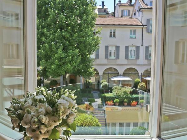Four Seasons Hotel Milano : photo 5 de la chambre suite king junior avec vue sur le jardin