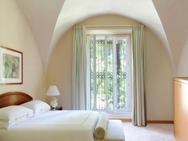 Four Seasons Hotel Milano : photo 6 de la chambre suite lit king-size cloître